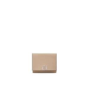 LOEWE Anagram trifold 6 cc wallet in pebble grain calfskin 錢包