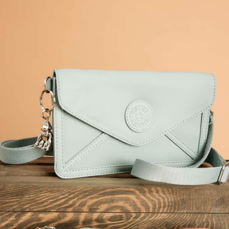 Kipling 限時<strong><span style="color: #e80c5b;">低至5折</span></strong> 8
