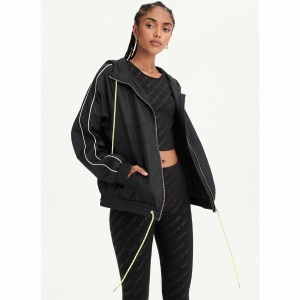 DKNY Hooded Windbreaker 外套