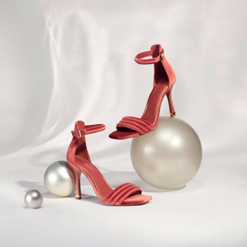 Kenneth Cole 限時<strong><span style="color: #e80c5b;">低至3折</span></strong> 9