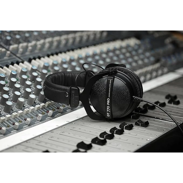beyerdynamic DT 770 Pro 80 ohm Limited Edition Professional Studio Headphones 錄音室耳機 3
