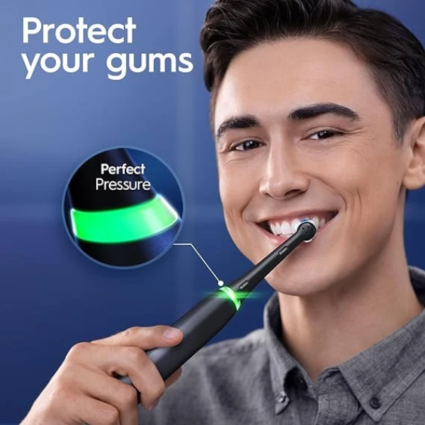 Oral-B iO Series 6 Electric Toothbrush with 1 Brush Head 3