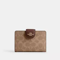 Coach Outlet 黑五折扣來襲，2024年不可錯過的經典包款3折起 2