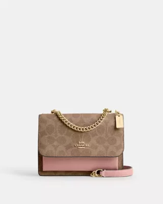 Coach Outlet 黑五折扣來襲，2024年不可錯過的經典包款3折起 16
