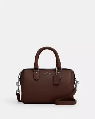 Coach Outlet 黑五折扣來襲，2024年不可錯過的經典包款3折起 33