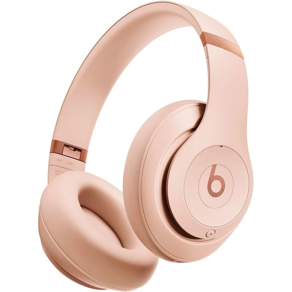 Beats Studio Pro x Kim Kardashian Moon 1