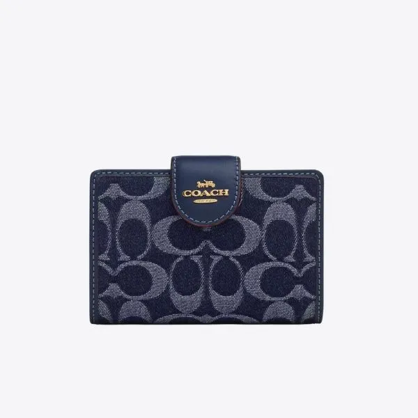 COACH Outlet 丹寧系列新上市，US$29 起 10