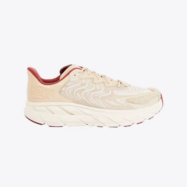 Hoka 運動鞋限時 7 折，立即下單可省 NT$2080 5