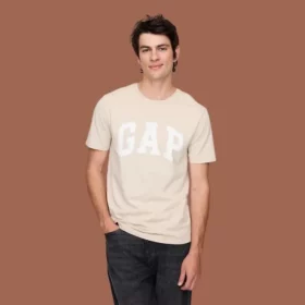 Gap 流行服飾低至 4 折，T恤、帽T價差最高 NT$1150