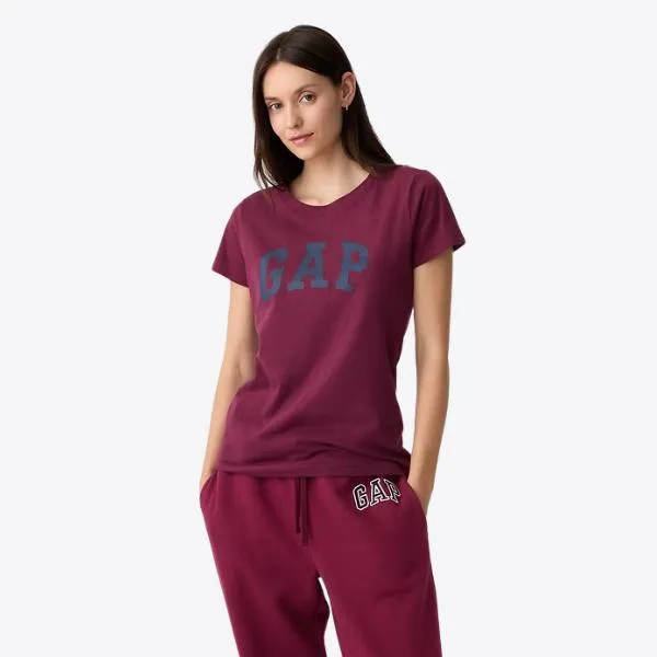 Gap 流行服飾低至 4 折,T恤、帽T價差最高 NT$1150 11 Gap 流行服飾低至 4 折,T恤、帽T價差最高 NT$1150 2