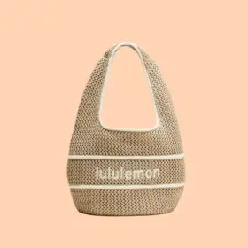 lululemon 編織肩背包新品上市，7L 容量夏日輕盈登場