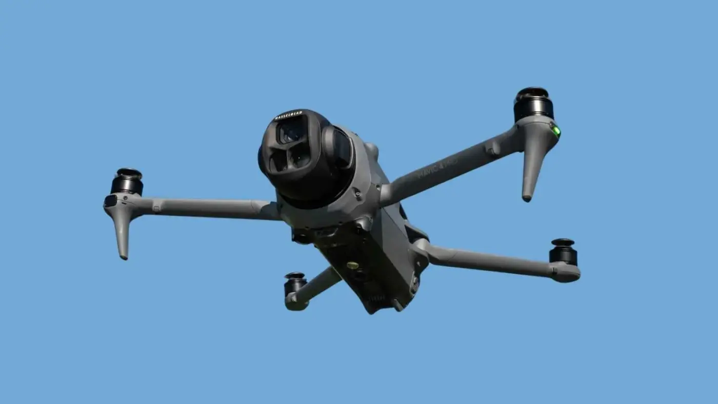 最強空拍機?解析 DJI Mavic 4 Pro 三鏡頭與 6K 影像優勢 10 最強空拍機?解析 DJI Mavic 4 Pro 三鏡頭與 6K 影像優勢 1