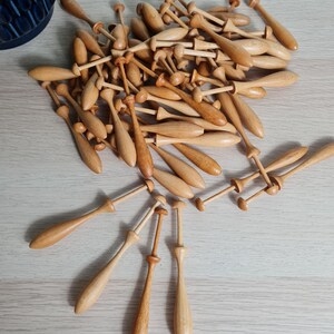 50 vintage bobbin lacemaking tools 2商品