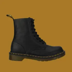 Dr. Martens 全方位選購指南：經典不敗靴款與保養建議一次搞懂 1