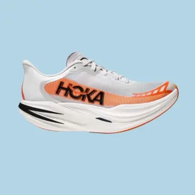 On Cloud 與 Hoka 比較:哪款跑鞋穿起來最舒適? 16 On Cloud 與 Hoka 比較:哪款跑鞋穿起來最舒適? 7